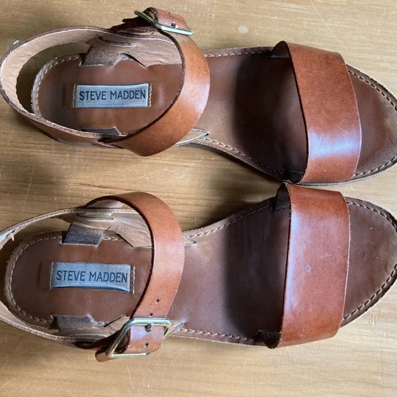 Steve Madden sandals - Picture 1 of 9